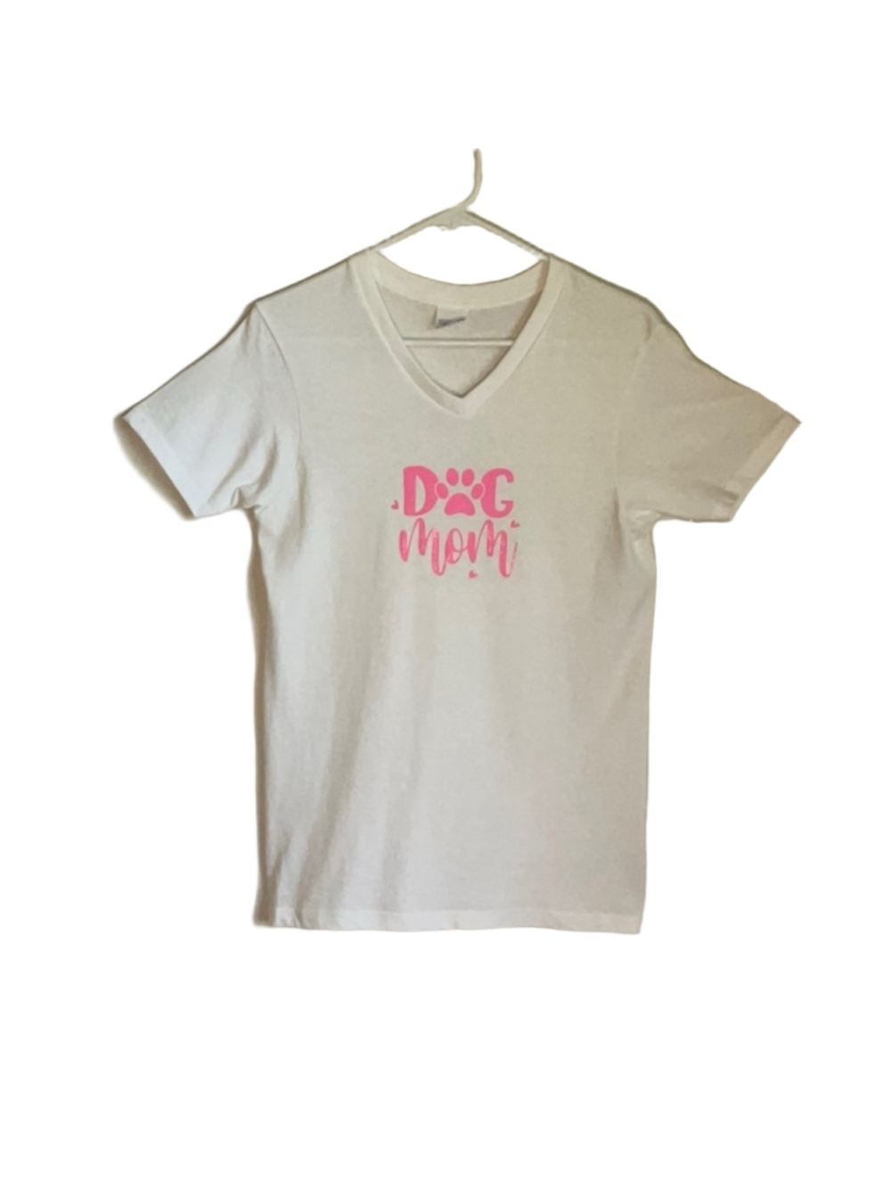 “Dog Mom” T-Shirt - Picture 1 of 3